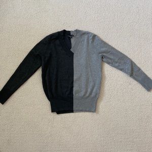 Metric Knits: V-neck grey color block sweater